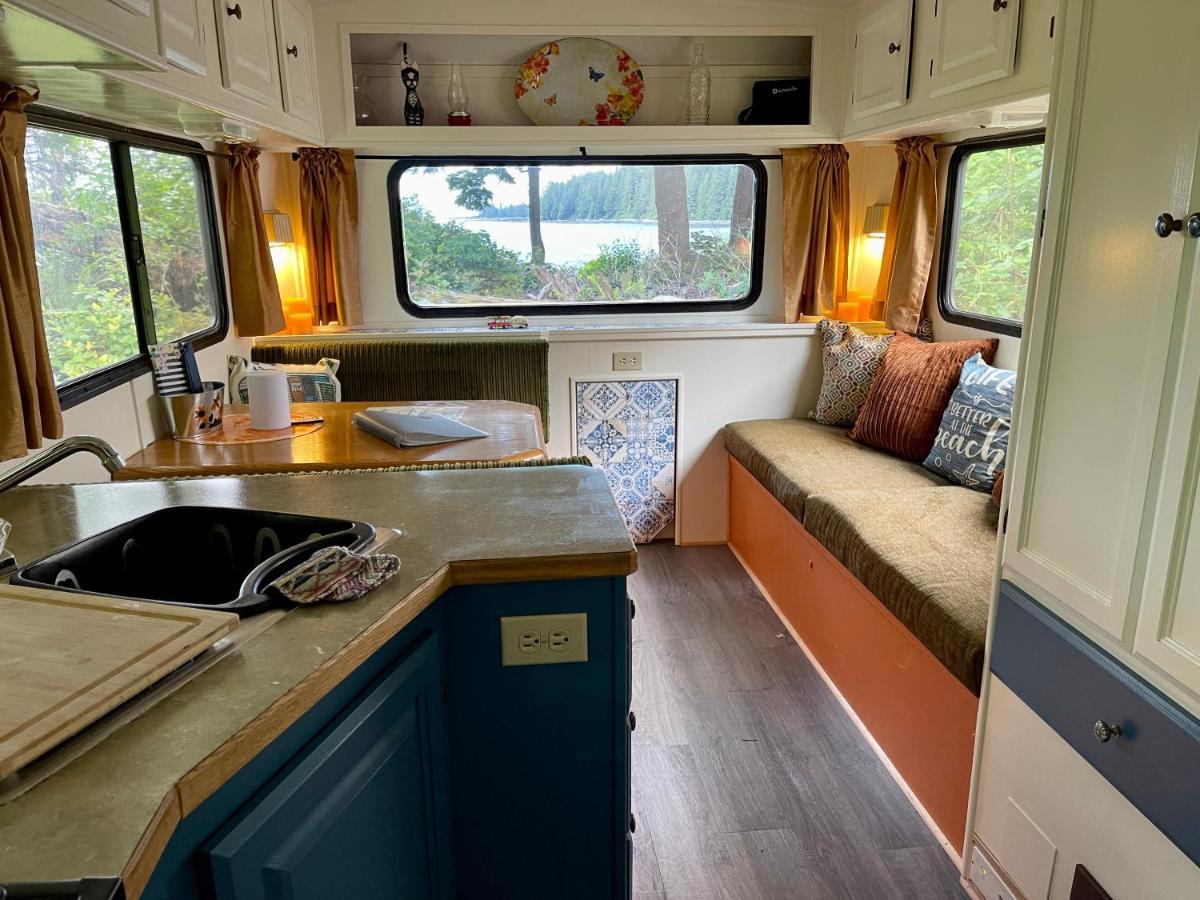 Hotel So Damn Lucky Glamping Ucluelet Exterior foto