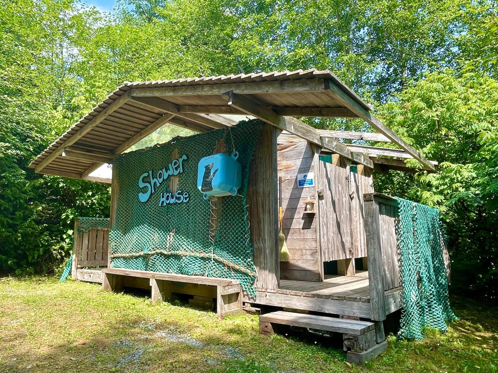 Hotel So Damn Lucky Glamping Ucluelet Exterior foto